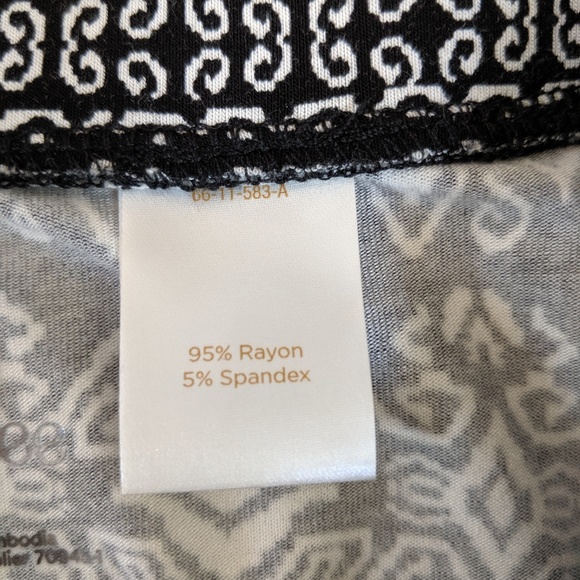 NWOT Black and White Skirt - Picture 2 of 4